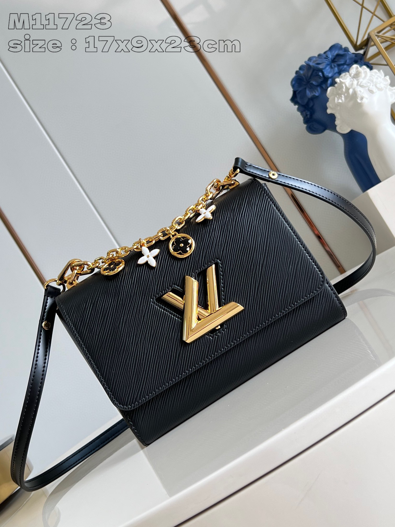 Louis Vuitton Twist  Monogram Size：23*17*9.5cm