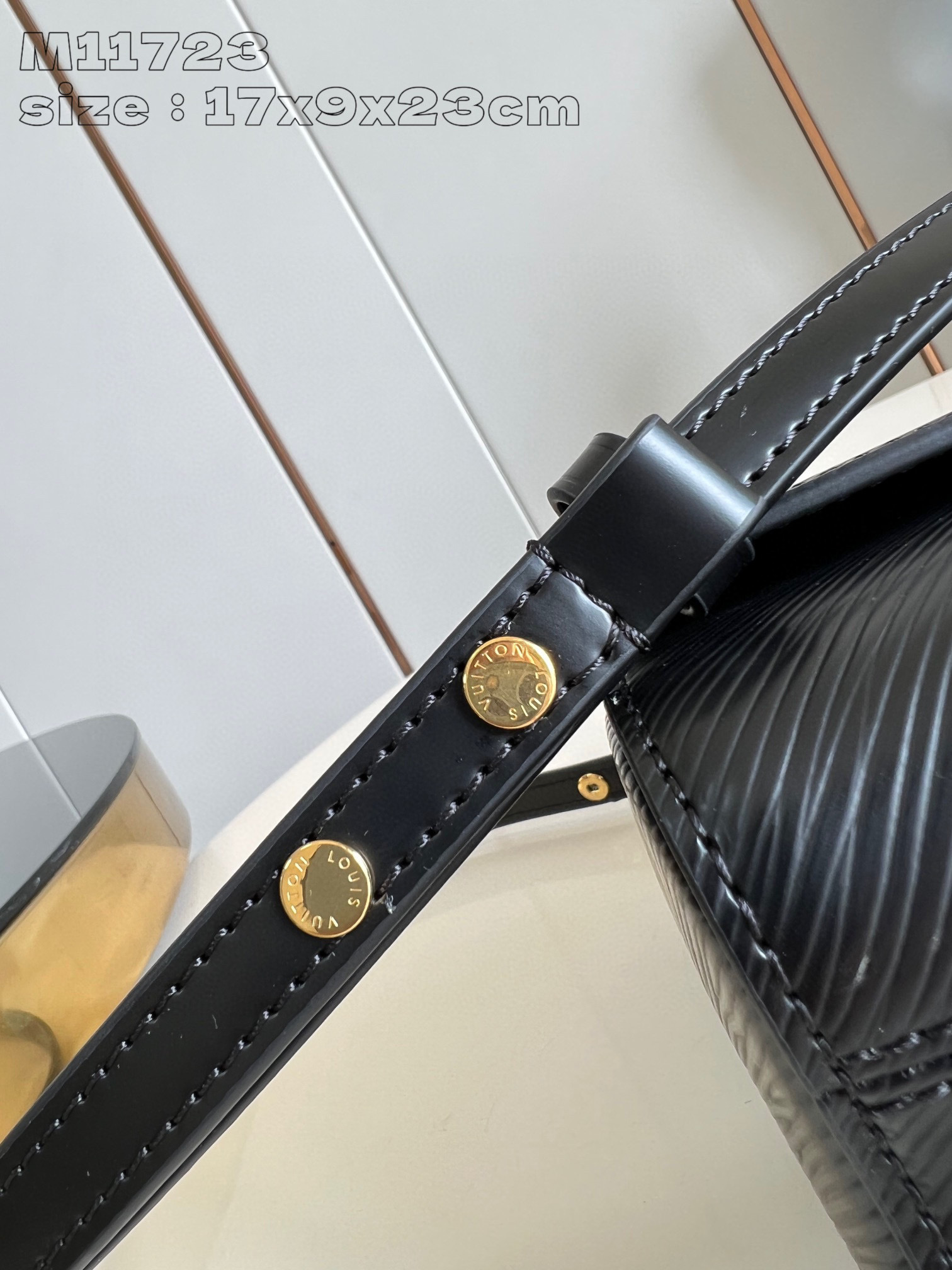 Louis Vuitton Twist  Monogram Size：23*17*9.5cm