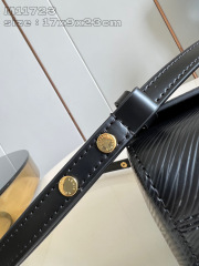 Louis Vuitton Twist  Monogram Size：23*17*9.5cm