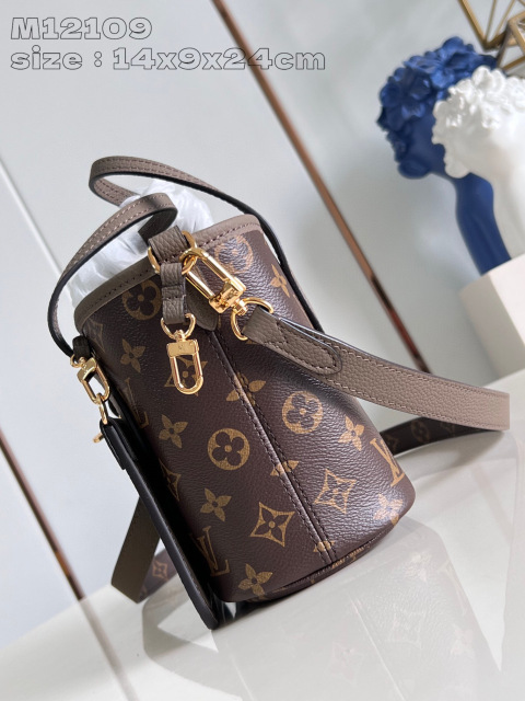 Louis Vuitton Neverfull Bandoulière Inside Out BB 尺寸：24*14*9cm