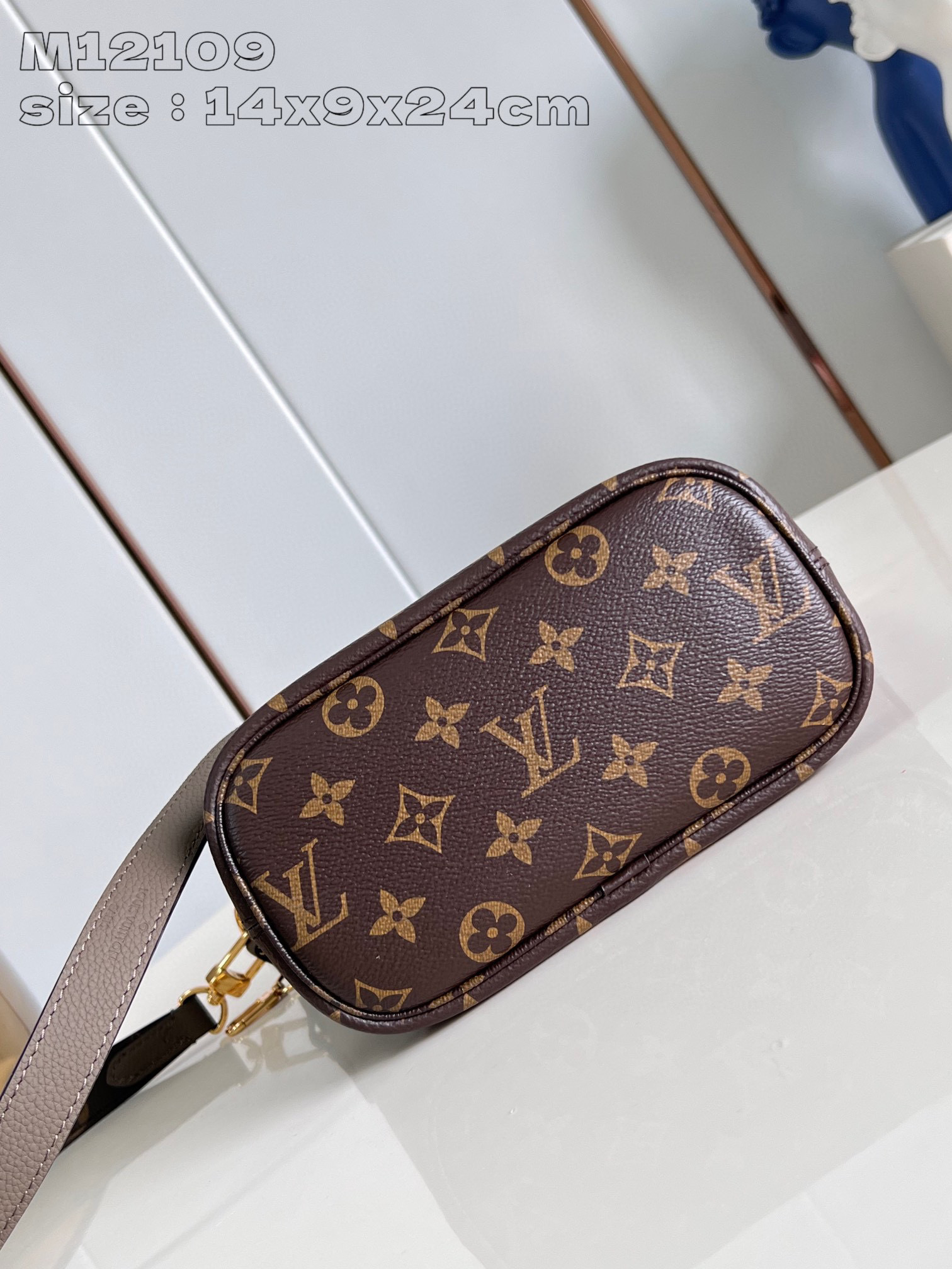 Louis Vuitton Neverfull Bandoulière Inside Out BB 尺寸：24*14*9cm