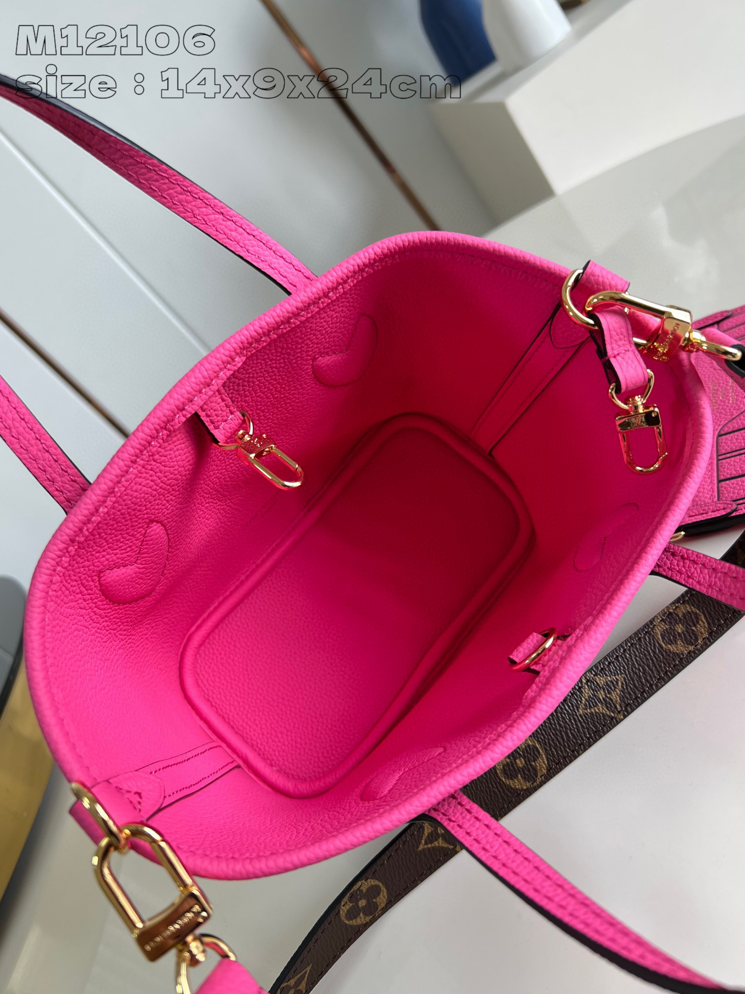 Louis Vuitton Neverfull Bandoulière Inside Out BB 尺寸：24*14*9cm