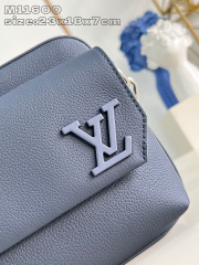 Louis Vuitton Fastline     Size：23.5*18*7cm
