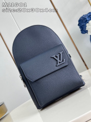Louis Vuitton  Pilot         Size：30*20*4cm