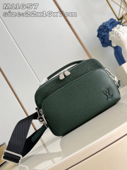 Louis Vuitton Avenue Größe: 22,5 x 16 x 7,5 cm