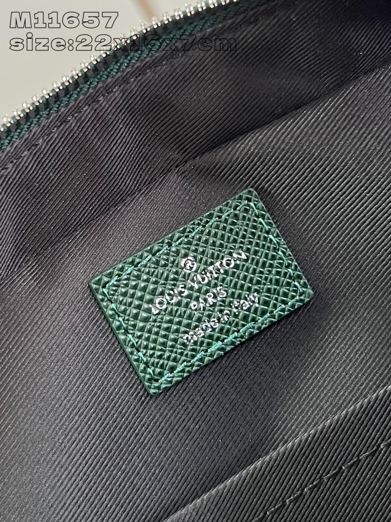 Louis Vuitton Avenue Größe: 22,5 x 16 x 7,5 cm