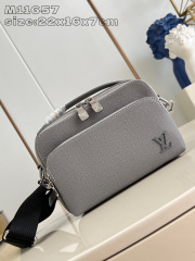 Louis Vuitton Avenue Saiz：22.5*16*7.5sm