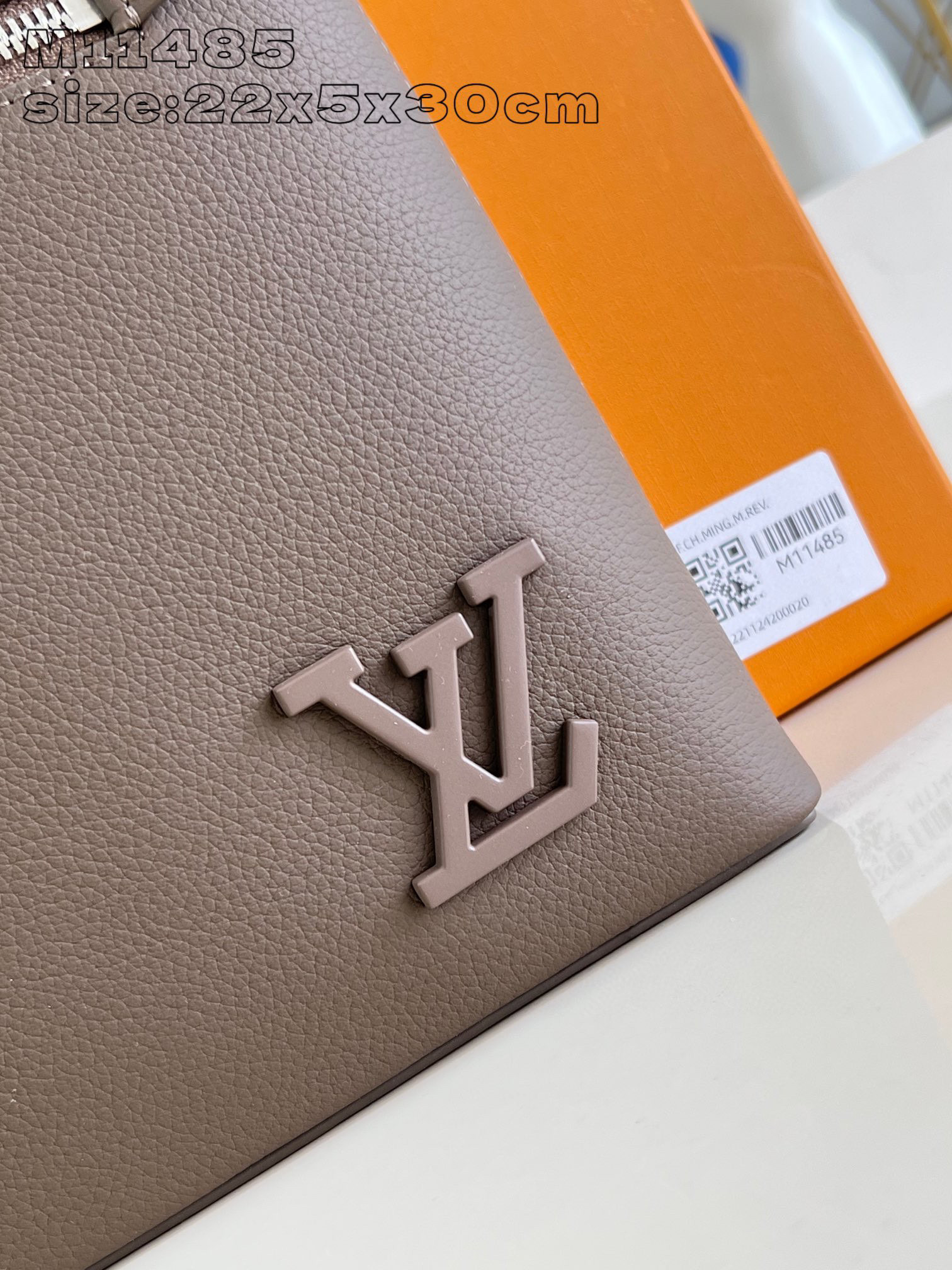 Louis Vuitton 航空信尺寸：30*22*5cm