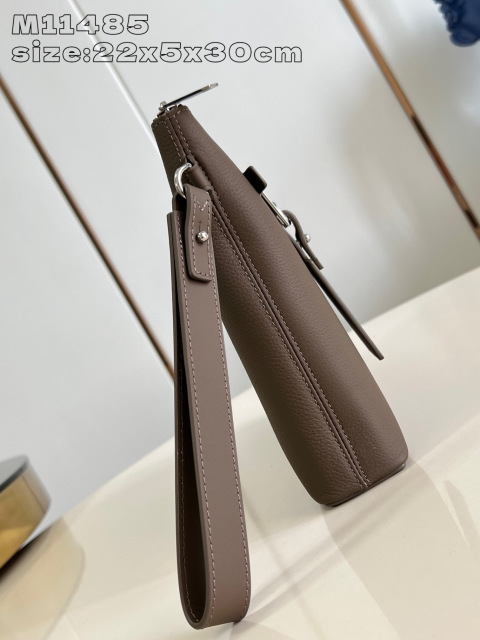Louis Vuitton 航空信尺寸：30*22*5cm