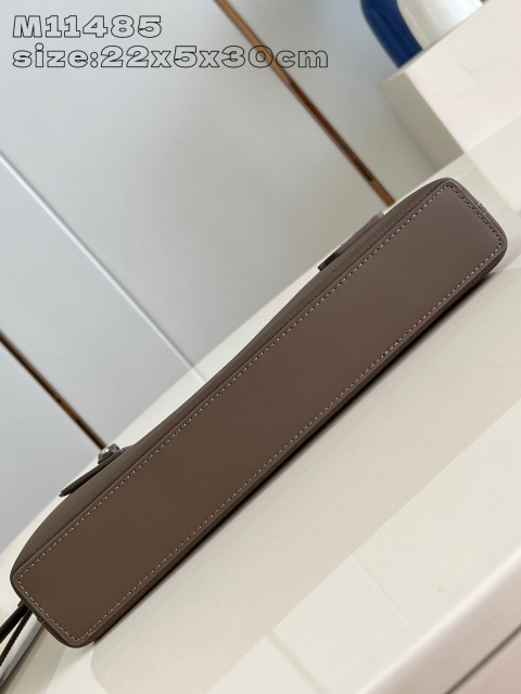 Louis Vuitton 航空信尺寸：30*22*5cm