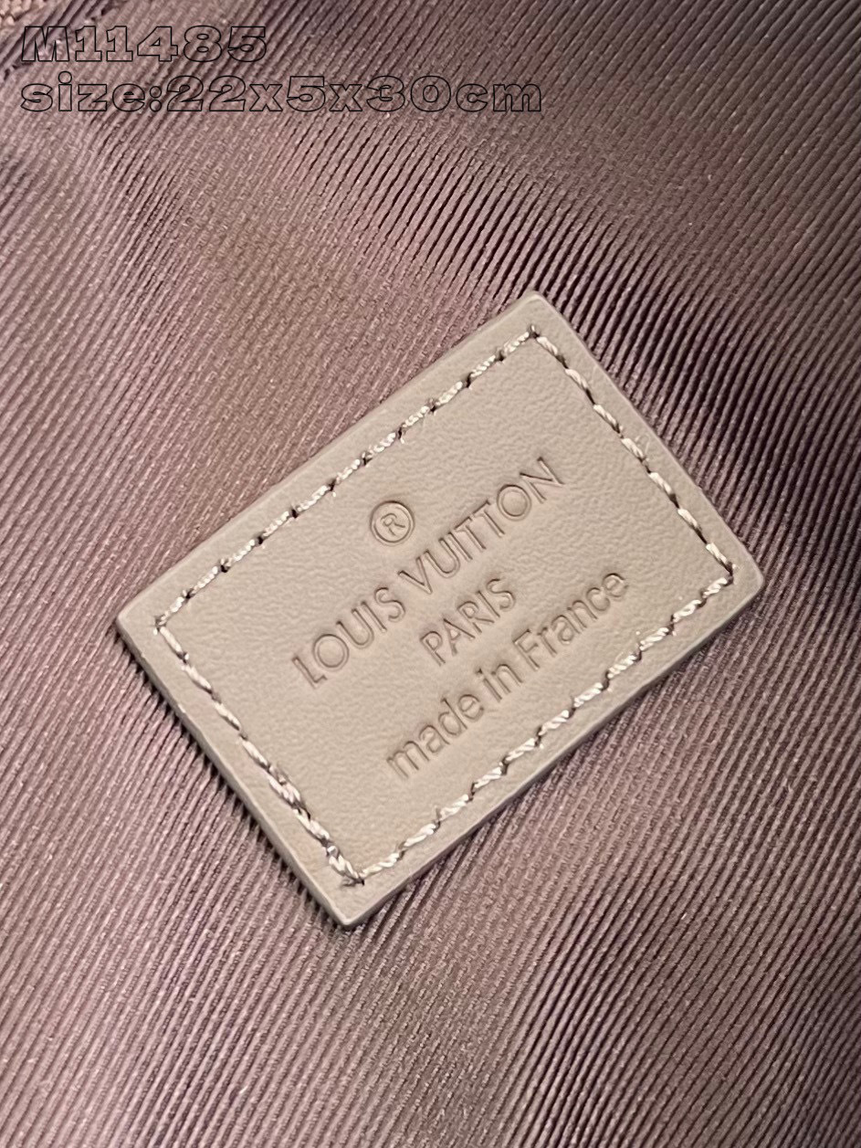 Louis Vuitton 航空信尺寸：30*22*5cm