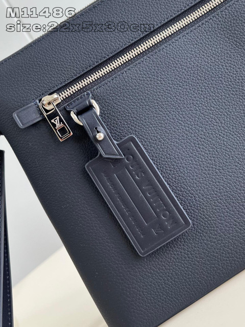 Louis Vuitton 航空信尺寸：30*22*5cm