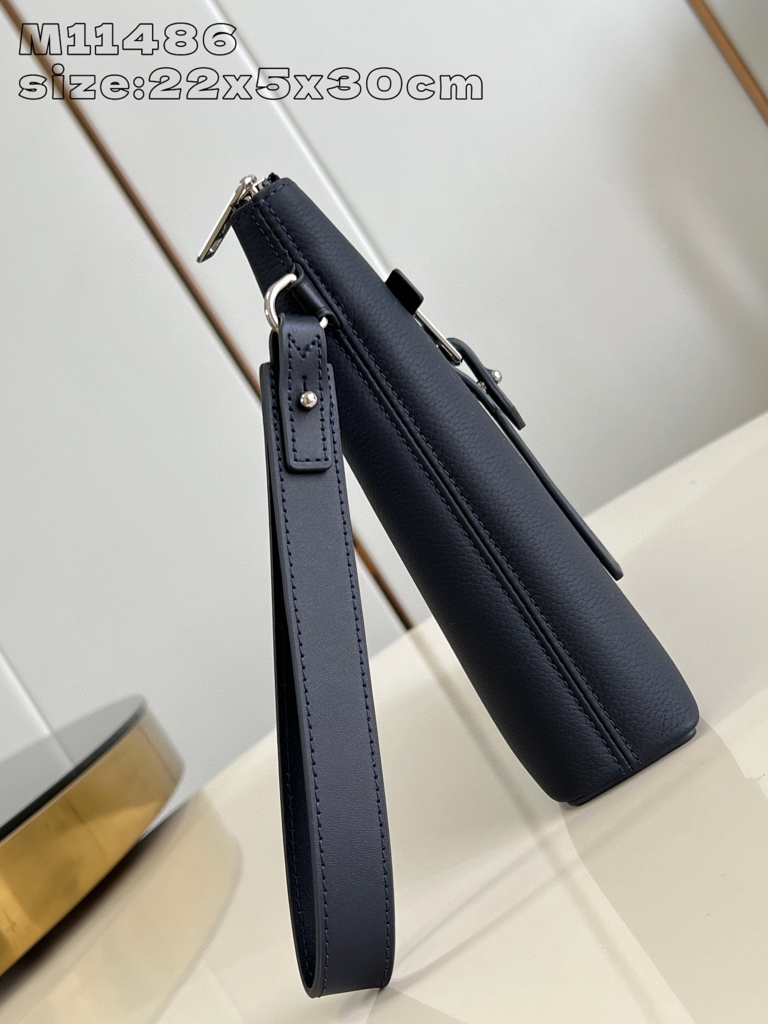 Louis Vuitton 航空信尺寸：30*22*5cm