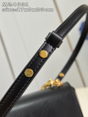 Louis Vuitton Twisted 尺寸：23*17*9.5cm