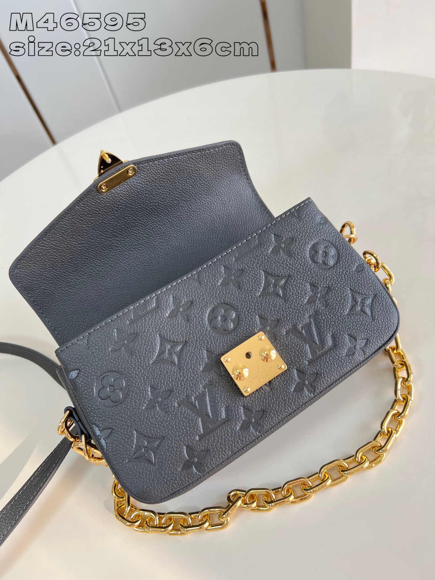 Louis Vuitton Pochette Métis Timur Barat Saiz：21.5*13.5*6sm