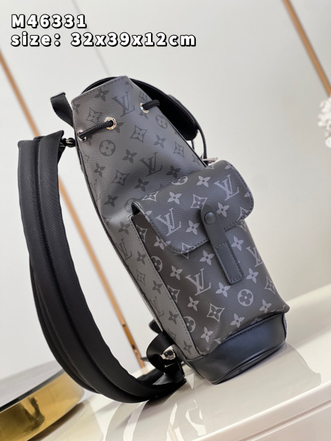Louis Vuitton  Christopher Size：39*32*12cm