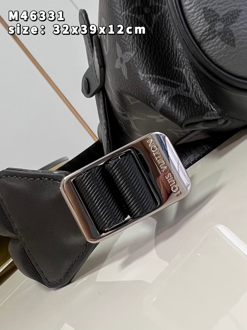 Louis Vuitton  Christopher Size：39*32*12cm