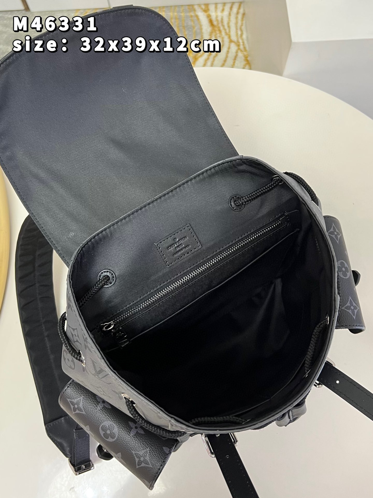 Louis Vuitton  Christopher Size：39*32*12cm