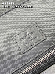 Louis Vuitton  Christopher Size：39*32*12cm