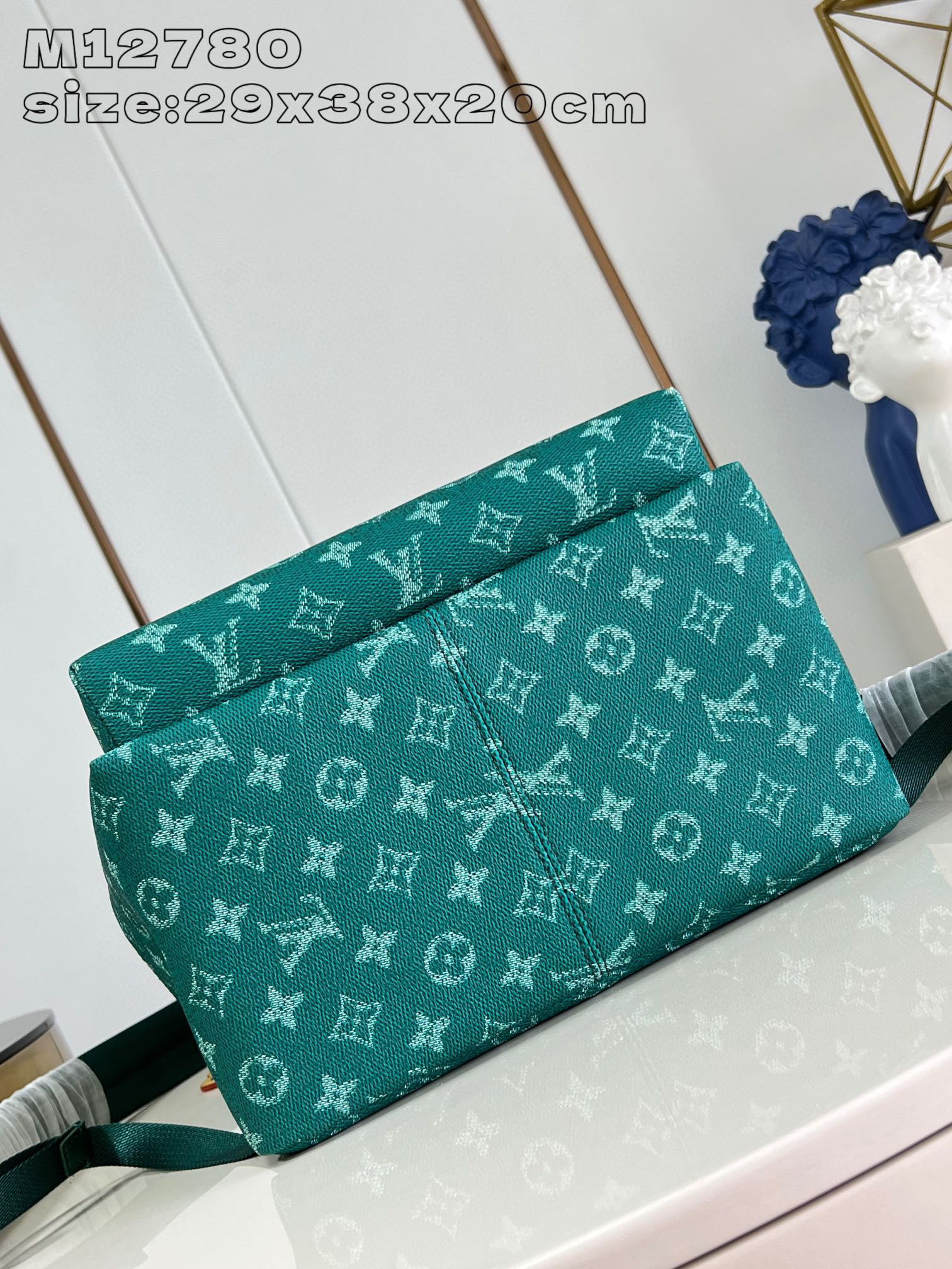 Louis Vuitton Discovery Größe: 38 x 29 x 20 cm