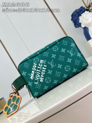 Louis Vuitton  Locker Dopp Kit Size：23*13*12cm