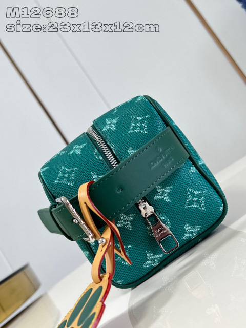 Louis Vuitton  Locker Dopp Kit Size：23*13*12cm