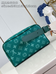 Louis Vuitton  Locker Dopp Kit Size：23*13*12cm