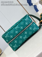 Louis Vuitton  Locker Dopp Kit Size：23*13*12cm