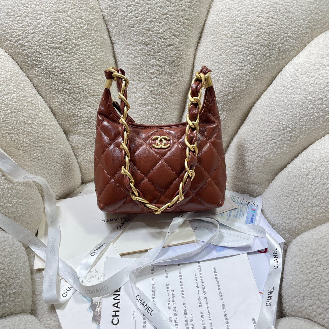 Chanel 24a hobo Dimensioni: 22,5*19,5*8,5 cm
