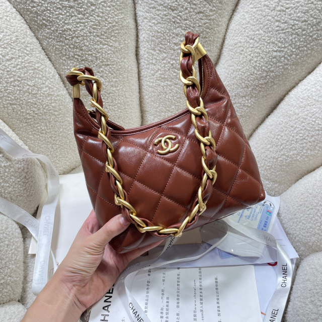 Chanel 24a hobo Dimensioni: 22,5*19,5*8,5 cm