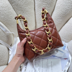 Chanel 24a hobo Dimensioni: 22,5*19,5*8,5 cm