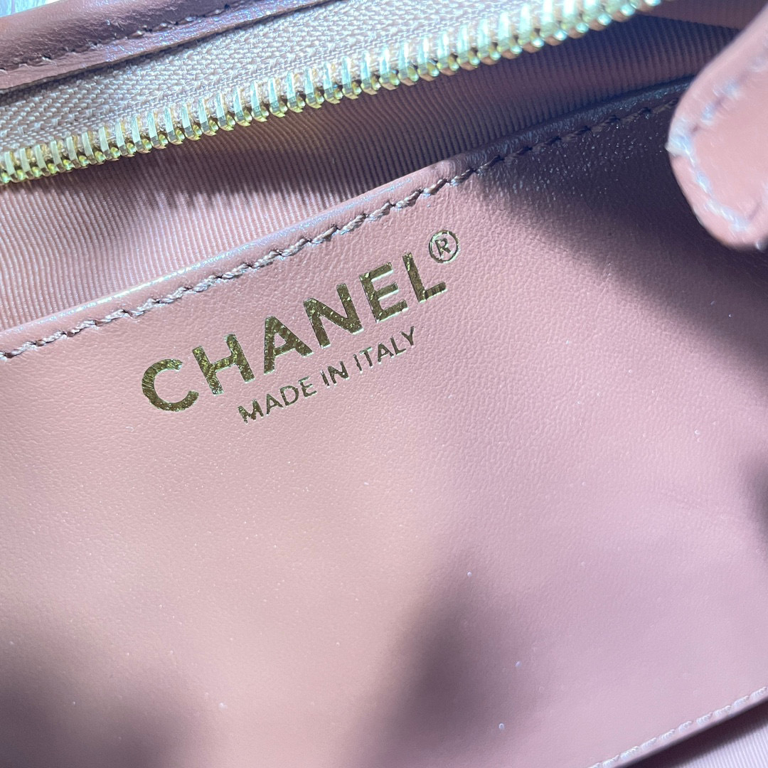 Chanel 24a hobo Dimensioni: 22,5*19,5*8,5 cm