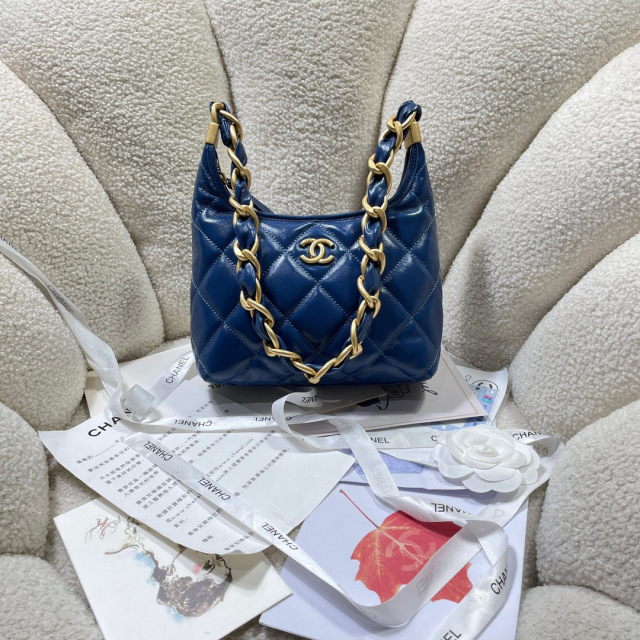 Chanel 24a hobo Dimensioni: 22,5*19,5*8,5 cm