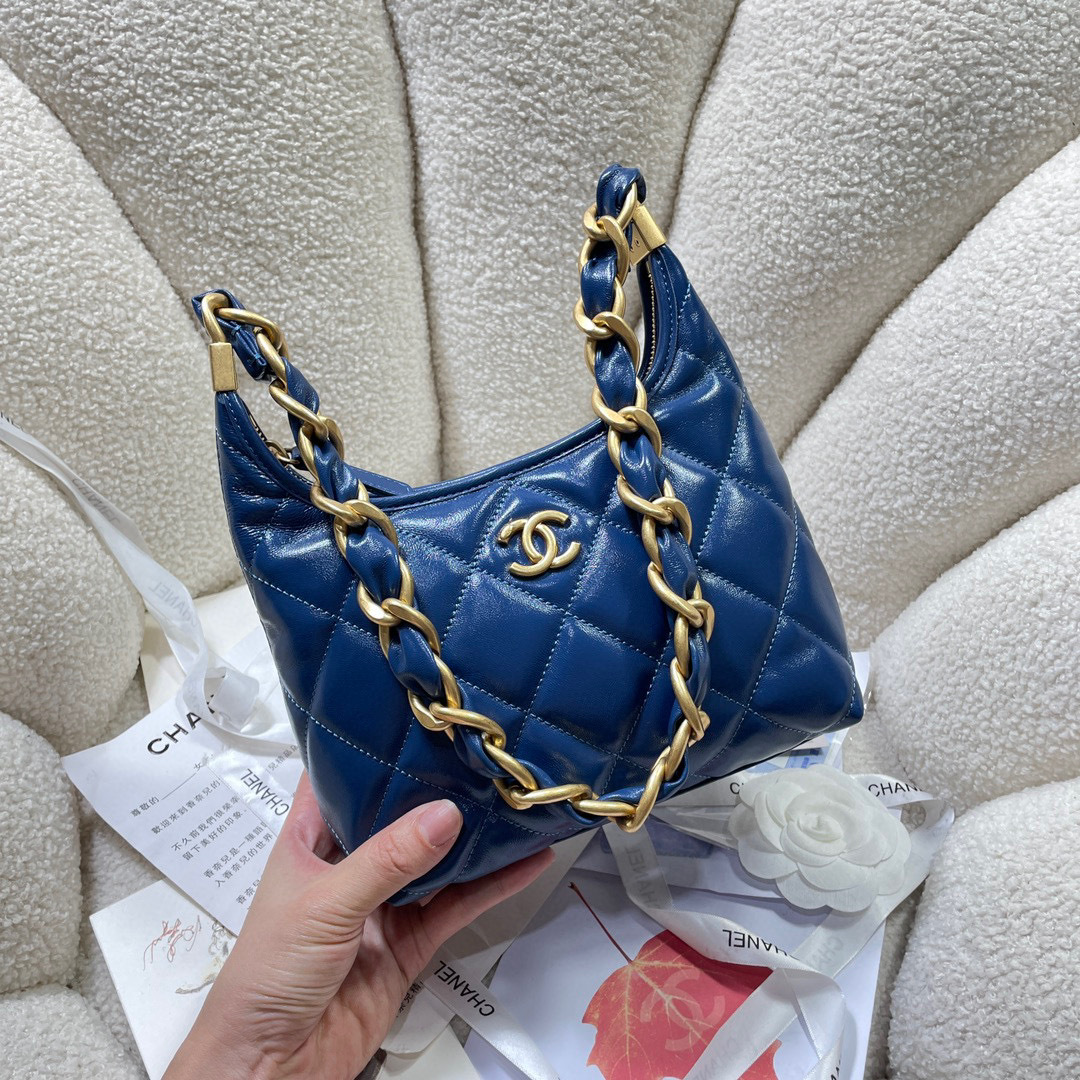 Chanel 24a hobo Dimensioni: 22,5*19,5*8,5 cm