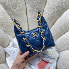 Chanel 24a hobo Dimensioni: 22,5*19,5*8,5 cm