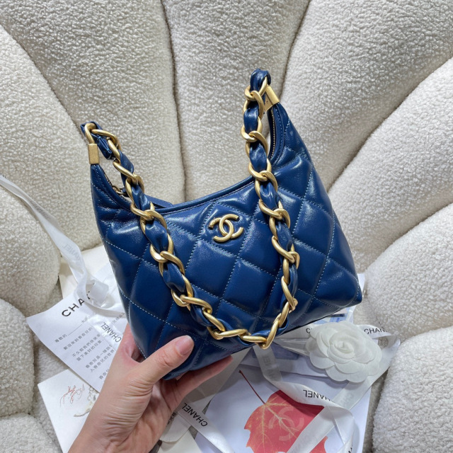 Chanel 24a hobo Dimensioni: 22,5*19,5*8,5 cm