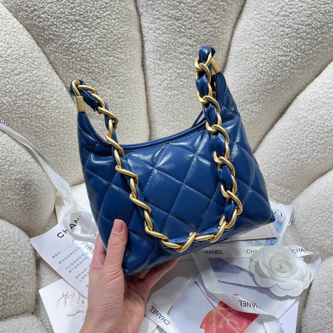 Chanel 24a hobo Dimensioni: 22,5*19,5*8,5 cm