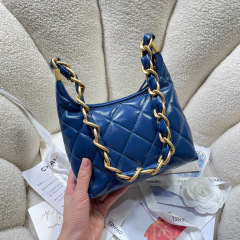 Chanel 24a hobo Dimensioni: 22,5*19,5*8,5 cm
