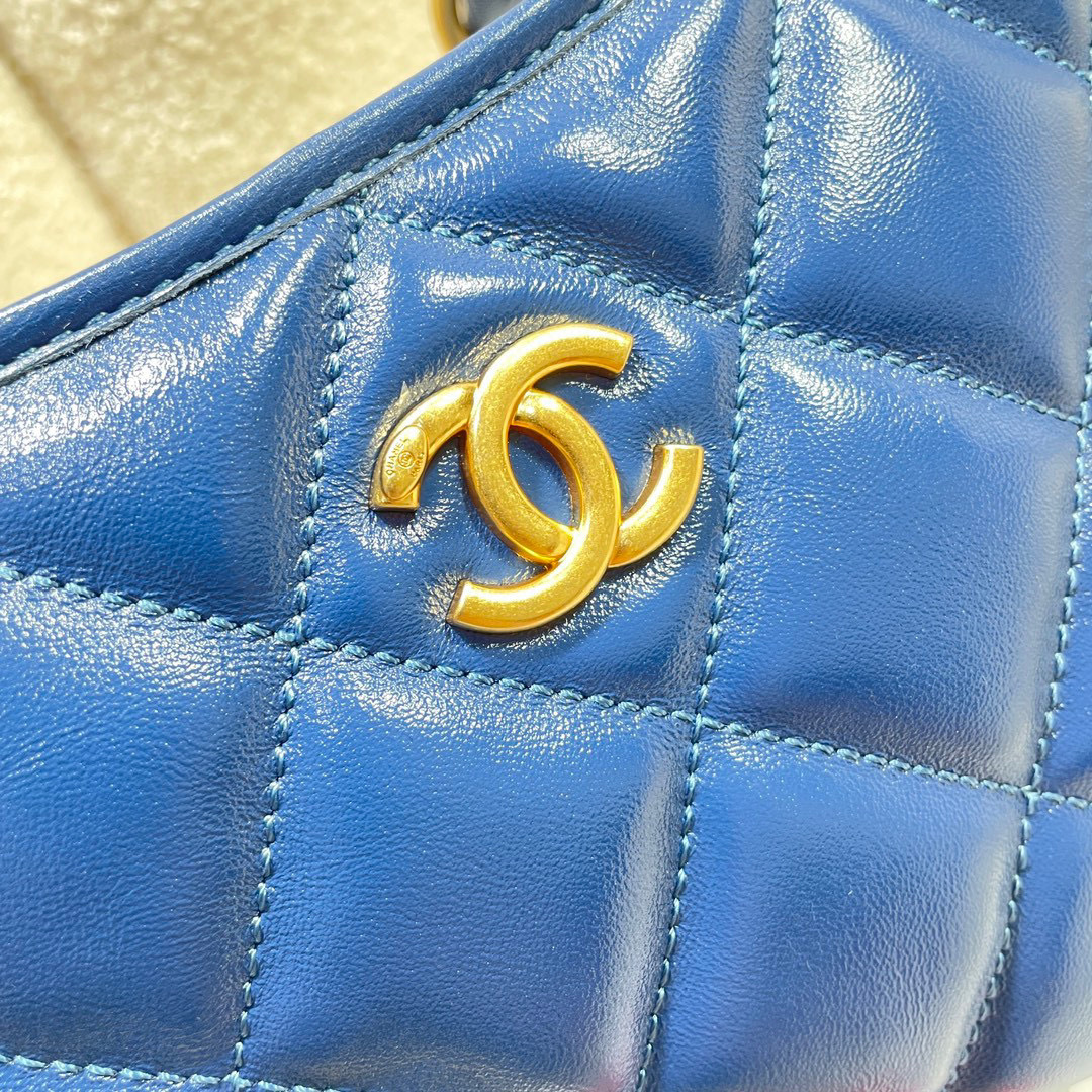 Chanel 24a hobo Dimensioni: 22,5*19,5*8,5 cm