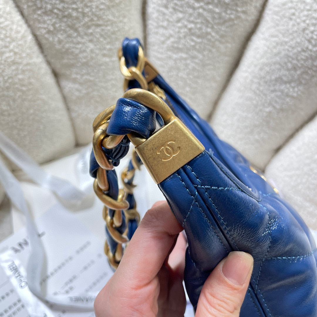 Chanel 24a hobo Dimensioni: 22,5*19,5*8,5 cm