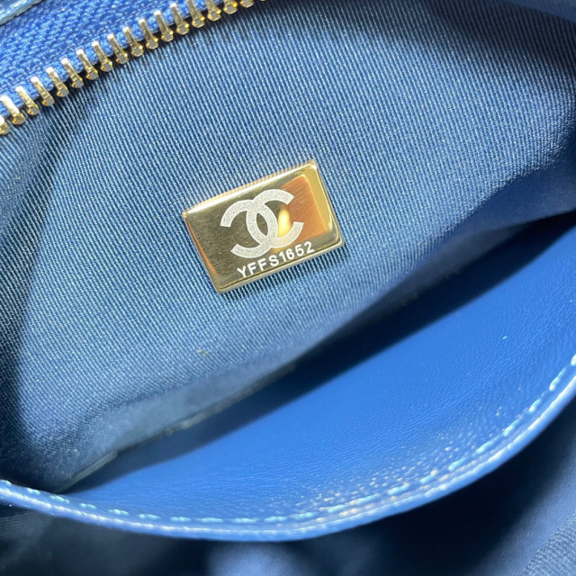 Chanel 24a hobo Dimensioni: 22,5*19,5*8,5 cm