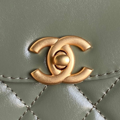 Dimensioni della maniglia Chanel Kelly: 19*13*7cm
