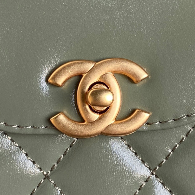 Dimensioni della maniglia Chanel Kelly: 19*13*7cm