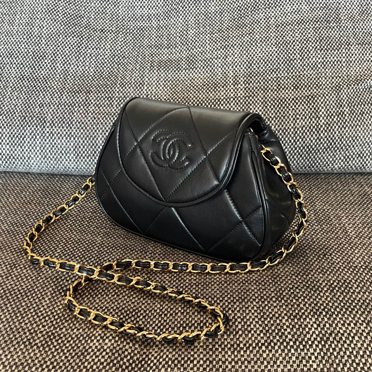 Dimensioni Chanel Yuanbaobao: 22 x 14 x 6,5 cm