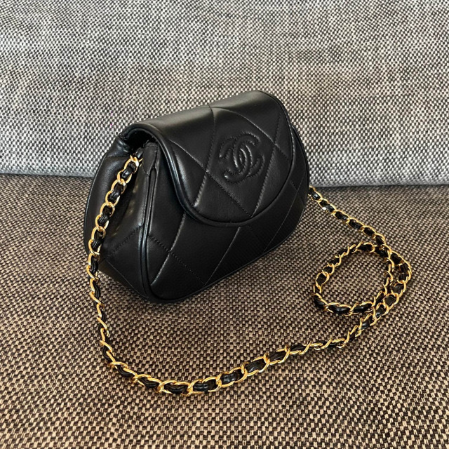 Dimensioni Chanel Yuanbaobao: 22 x 14 x 6,5 cm