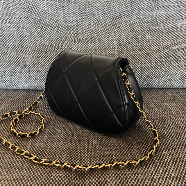 Dimensioni Chanel Yuanbaobao: 22 x 14 x 6,5 cm