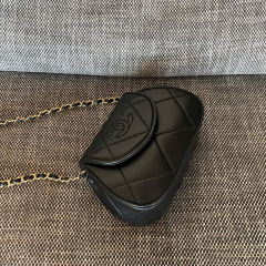 Dimensioni Chanel Yuanbaobao: 22 x 14 x 6,5 cm