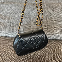 Dimensioni Chanel Yuanbaobao: 22 x 14 x 6,5 cm