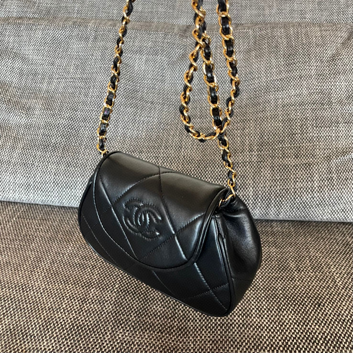 Dimensioni Chanel Yuanbaobao: 22 x 14 x 6,5 cm