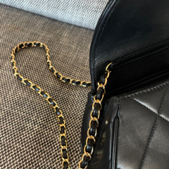 Dimensioni Chanel Yuanbaobao: 22 x 14 x 6,5 cm
